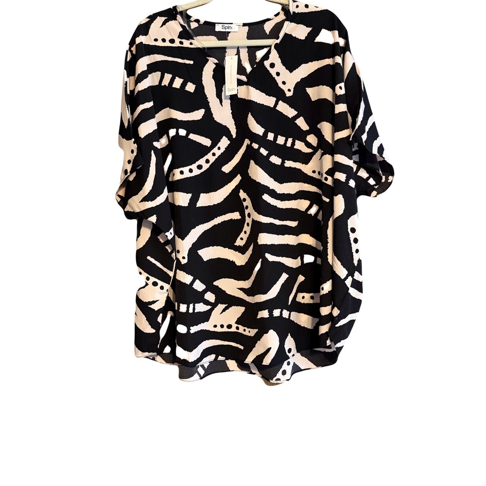 SPIN Chic Black and Cream Patterned Top NEW L